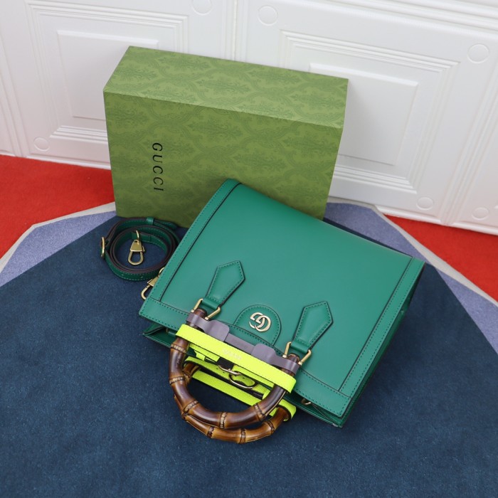 Handbag  Gucci  660195 size  27*24*11  cm
