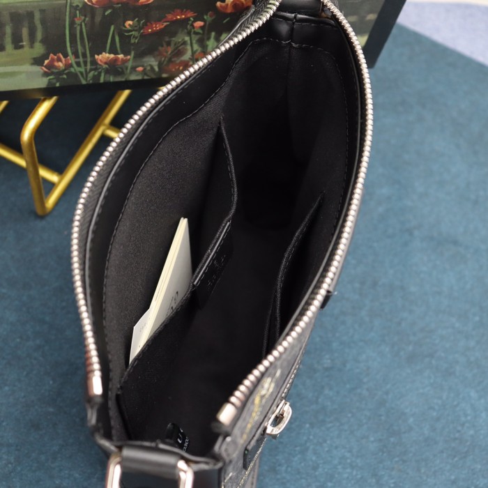 Handbag  Gucci  523599  size  21-23-4  cm