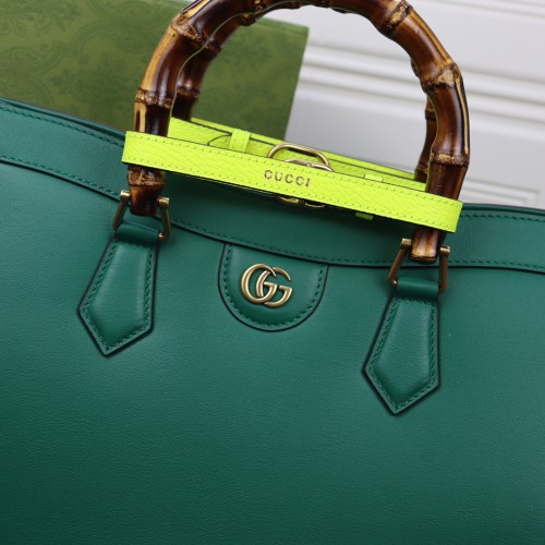 Handbag  Gucci   655658  size  35*30*14  cm