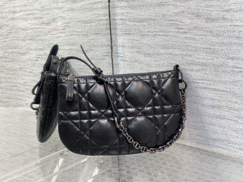 Handbag   Dior size    25×16×2.5 cm