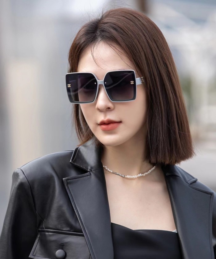 Sunglasses Chanel CH1825