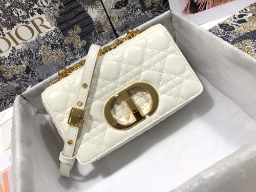 Handbag   Dior  M9241  size  20*12*7  cm