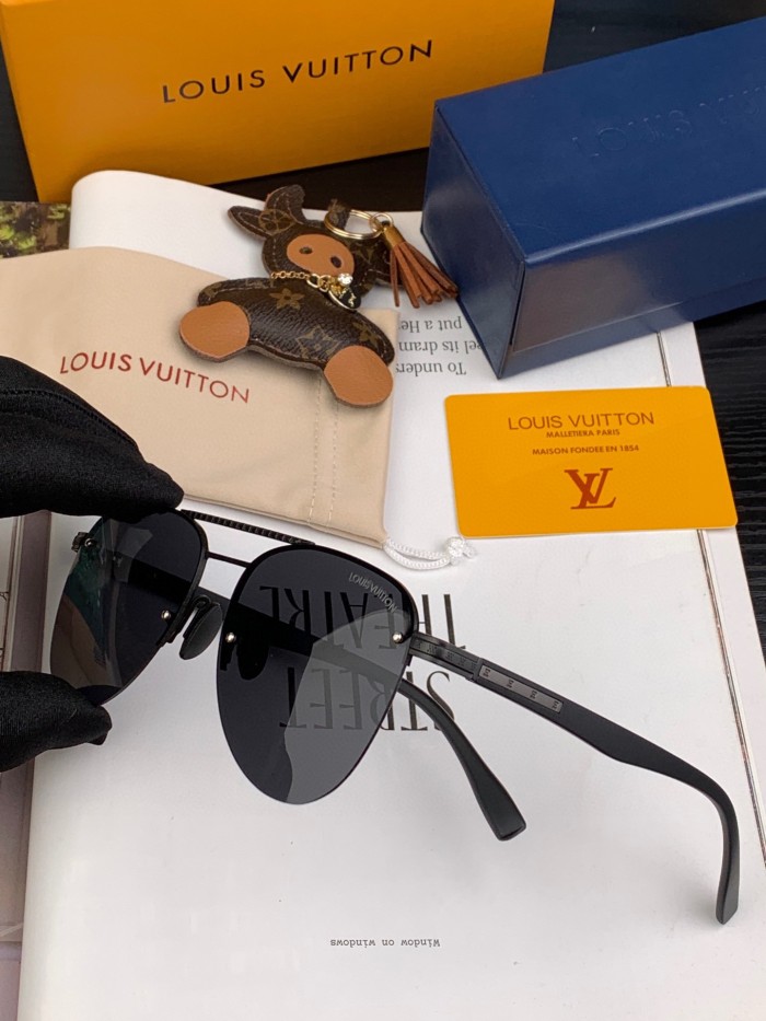 Sunglasses Louis Vuitton L1690