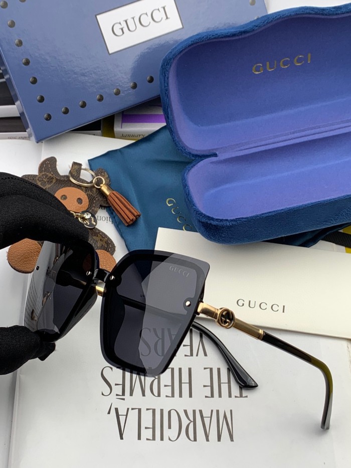 Sunglasses Gucci G2200