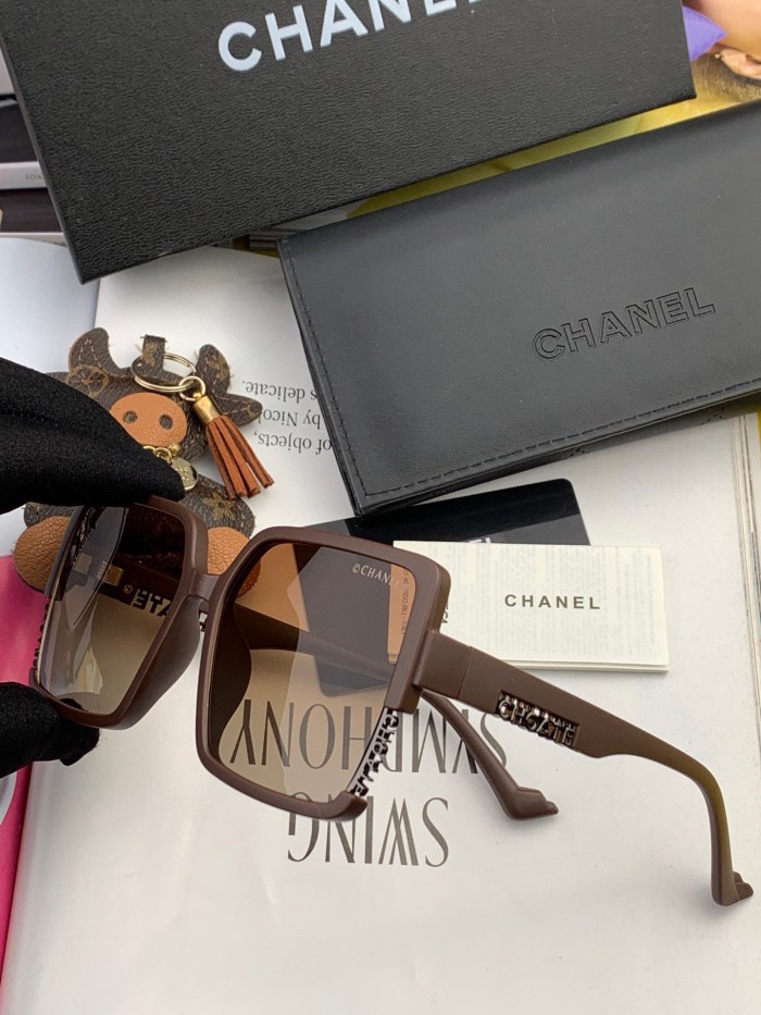 Sunglasses Chanel CH1712