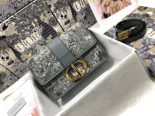 Handbag  Dior M9203 size 24 x 17 x 8 cm