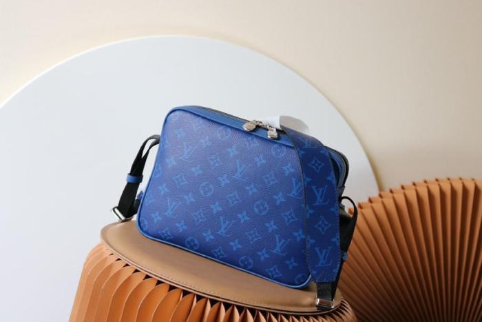 Handbag Louis Vuitton M30242 size 26x20x10.5cm