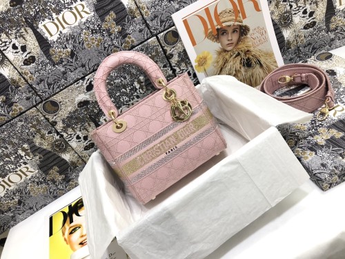 Handbag  Dior M0565 size 24*20*11 cm