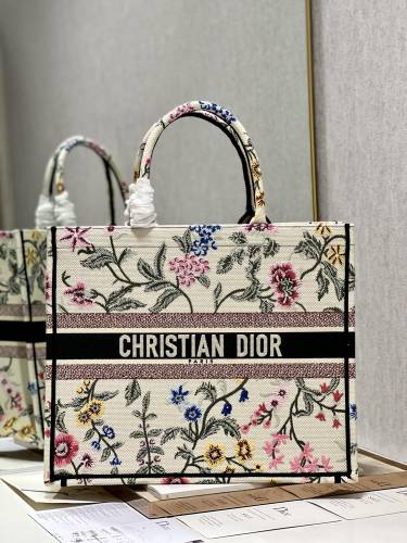Handbag  Dior 1286 size 42×35×18.5 cm