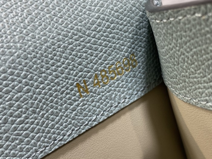 Handbag VALEXTRA  size 𝟐𝟐*𝟏𝟔'𝟓*𝟏𝟐 𝐂𝐦