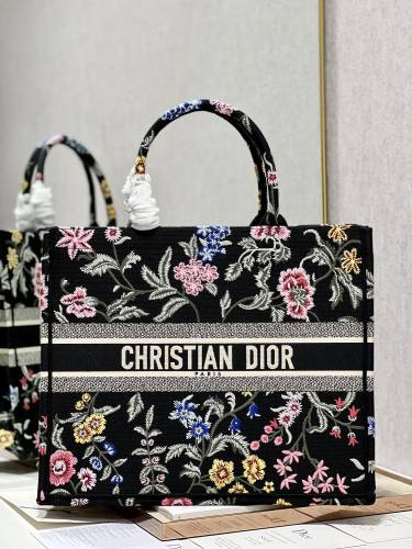 Handbag  Dior 1286 size 42×35×18.5 cm