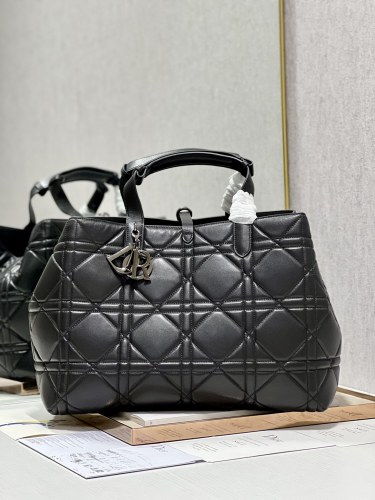 Handbag  Dior  1188 size  37×43× 22 cm