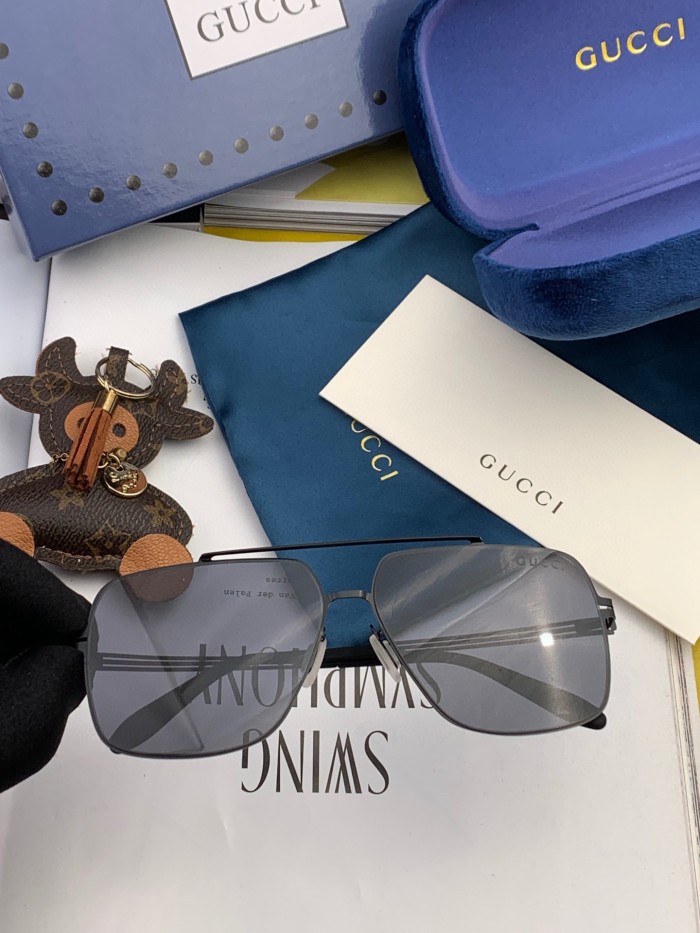 Sunglasses Gucci G2705