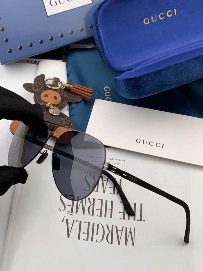 Sunglasses Gucci G1732