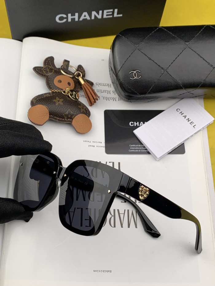 Sunglasses Chanel CH1244