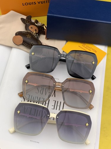 Sunglasses Louis Vuitton L0810