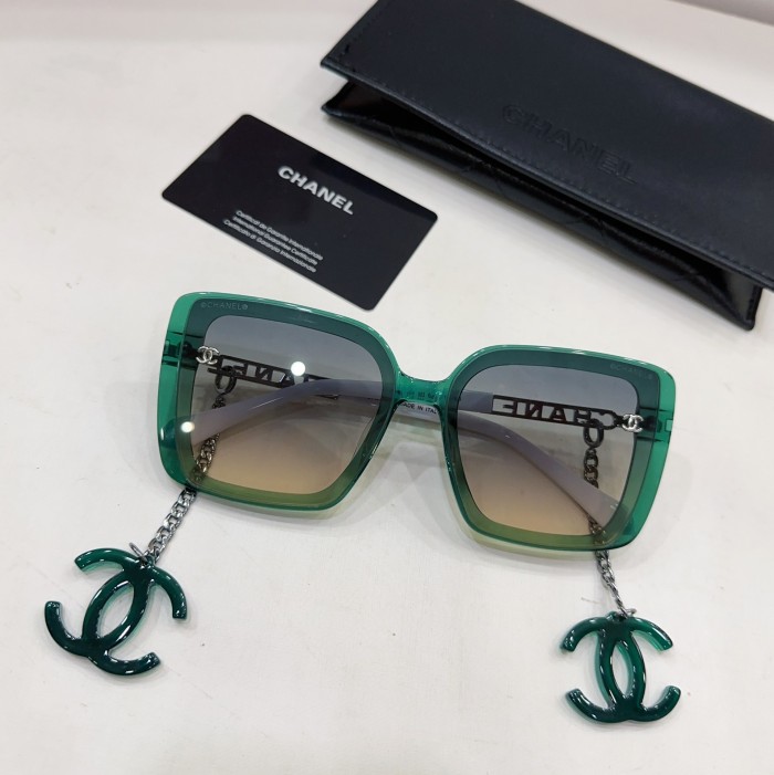 Sunglasses Chanel CH0651
