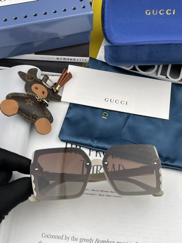 Sunglasses Gucci G3851