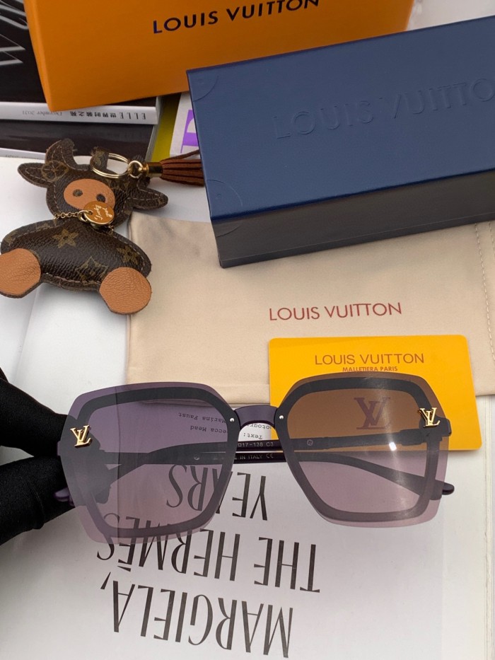 Sunglasses Louis Vuitton L658