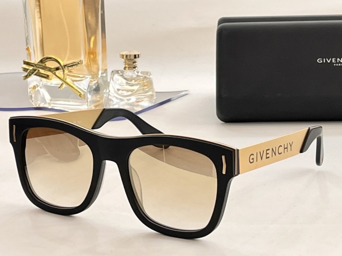 sunglasses Givenchy GV7016 Size:52-21-145
