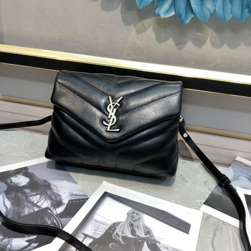 Handbags  SAINT LAURENT 467072 size 20X14X7 cm
