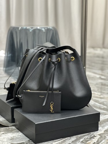 Handbags SAINT LAURENT 697941 size 44×33×2.5 cm