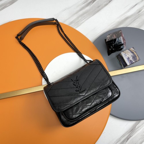Handbags SAINT LAURENT 533037 size 22x16.5x12 cm