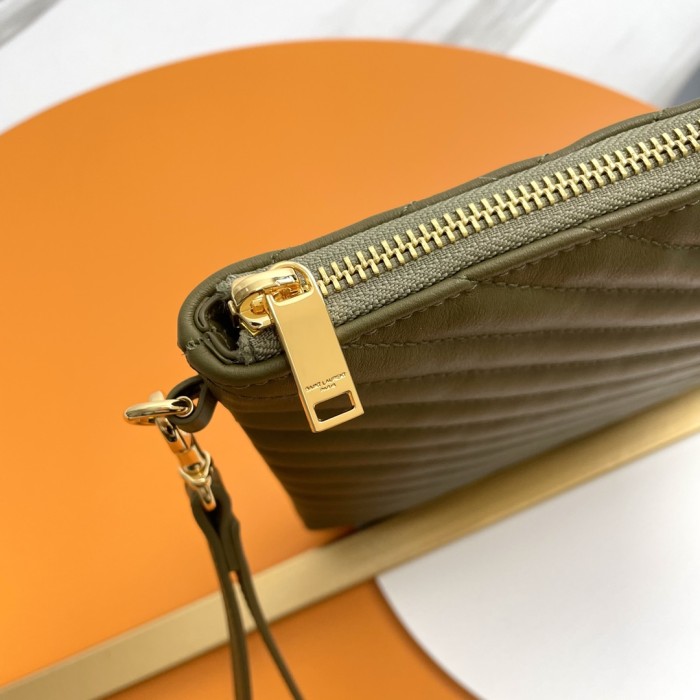 Handbags SAINT LAURENT 413444 size 30×21.5×2 cm