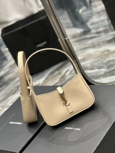 Handbags SAINT LAURENT 710310 size 19x11.5x4.5 cm