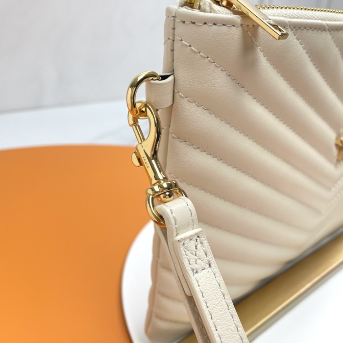 Handbags SAINT LAURENT 379039 size 24×17.5×1.5 cm