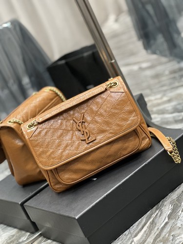 Handbags SAINT LAURENT 633158 size 28x20.5x8.5 cm