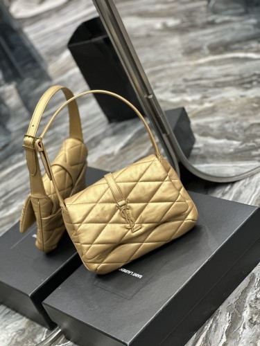 Handbags SAINT LAURENT 698567 size 24×18×5.5 cm