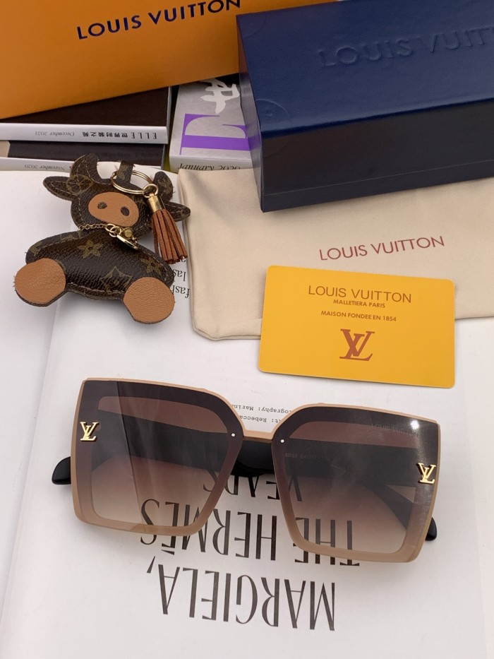Sunglasses LOUIS VUITTON L2899