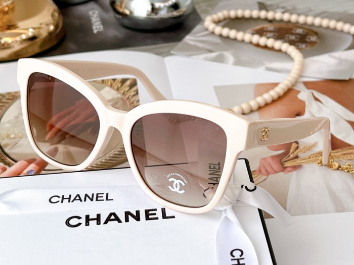 Sunglasses Chanel CH5487