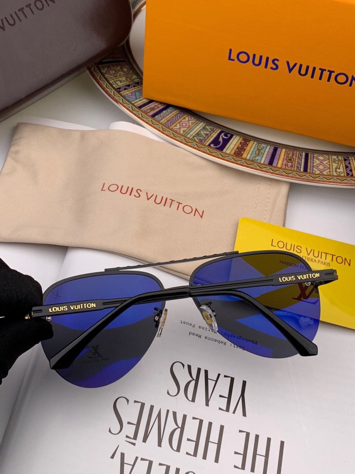 Sunglasses LOUIS VUITTON L09