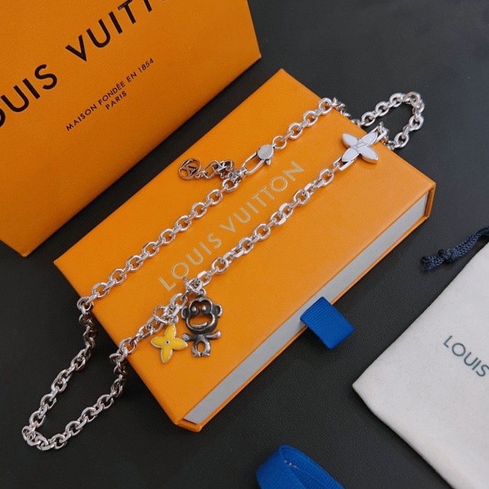 Jewelry Louis Vuitton 300