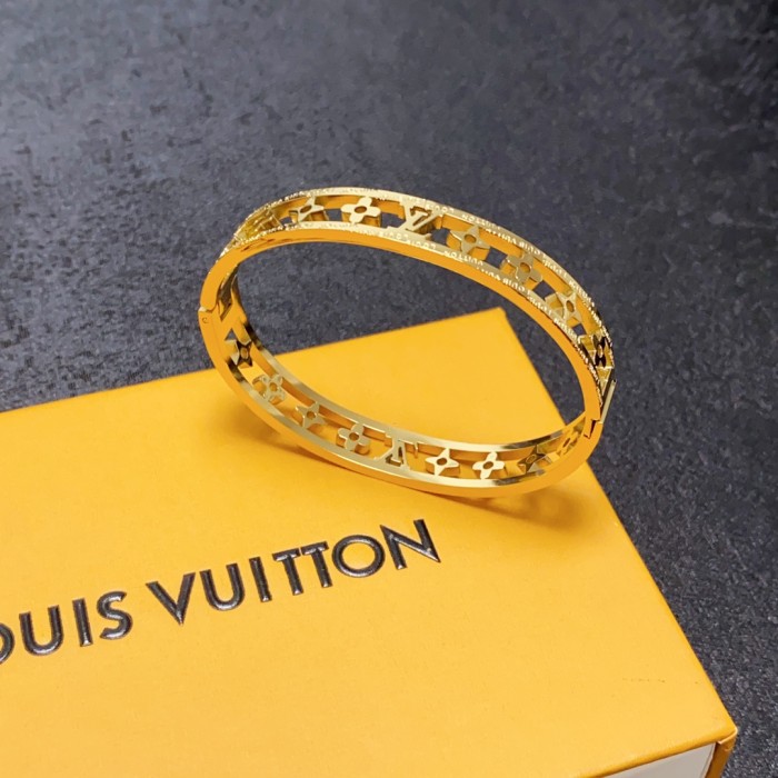 Jewelry Louis Vuitton 303