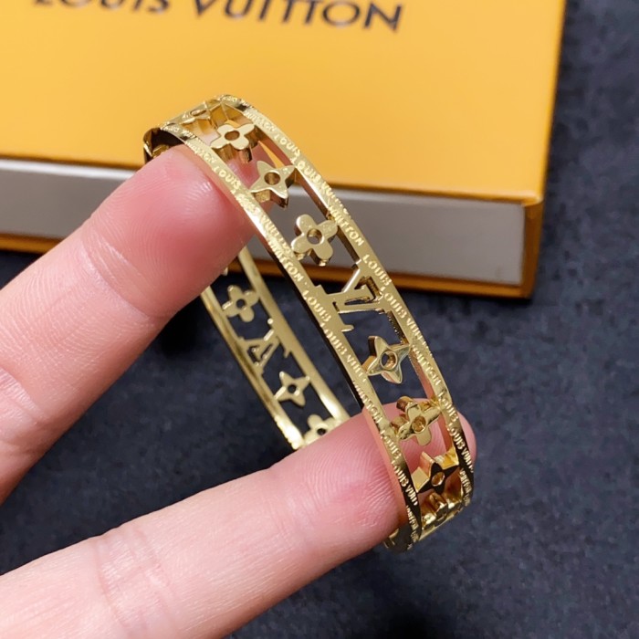 Jewelry Louis Vuitton 303