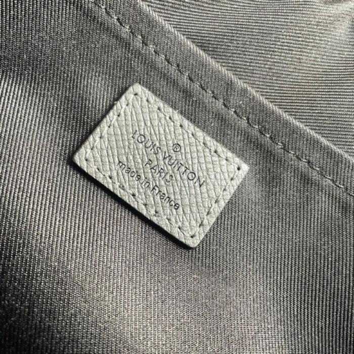 Handbag Louis Vuitton M30830 Outdoor Messenger size 26 x 20 x 10.5 cm