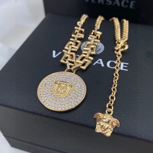 Jewelry Versace 40