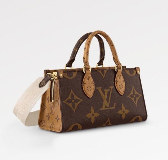 Handbag Louis Vuitton M46653 size 25*13*10cm