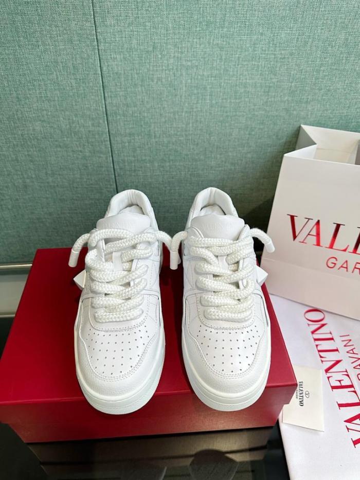 Valentino Garavani ONE STUD XL Low-Top Sneaker White