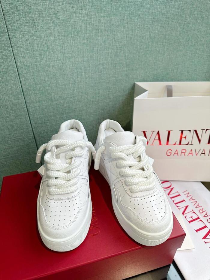 Valentino Garavani ONE STUD XL Low-Top Sneaker White