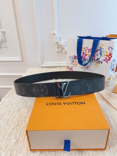 Louis Vuitton Belt 18 (width 4cm)