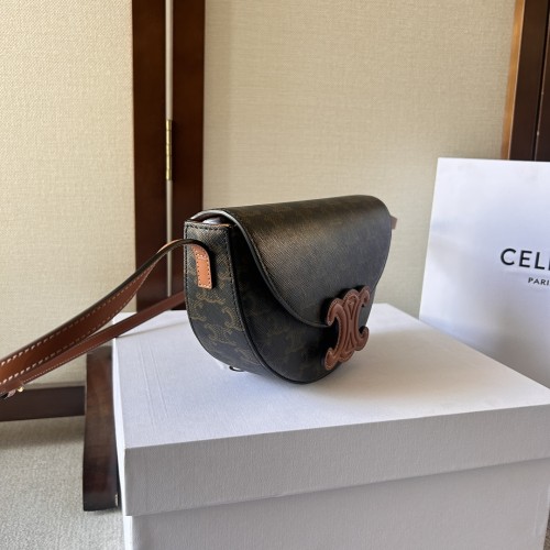 Handbags CELIN 111233. size:23×13.5×6cm