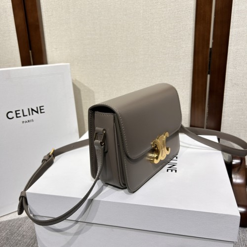  Handbags CELIN TEEN TRIOMPHE BAG 188423 size:18.5*14*5 cm