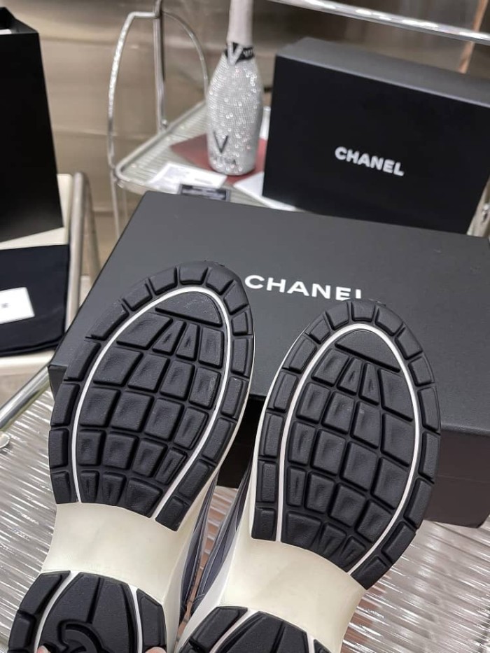 Chanel Wmns CC Logo Sneaker 'White Black'
