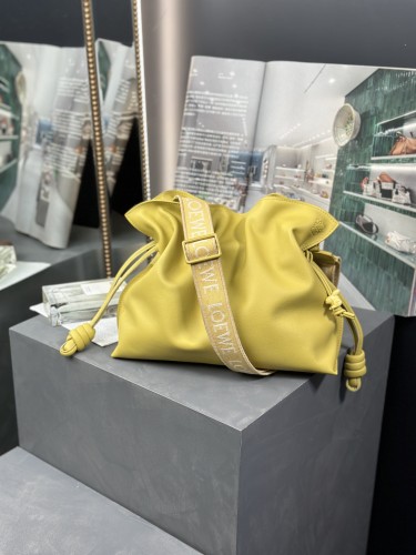  Handbags LOEWE 𝗟𝗼𝗲𝘄𝗼 𝗙𝗹𝗮𝗺𝗲𝗻𝗰𝗼 size:30-24.5-10.5 cm