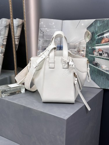  Handbags LOEWE 𝘏𝘢𝘮𝘮𝘰𝘤𝘬 size:20.8-19.5-14.5 cm