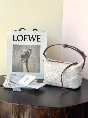  Handbags LOEWE 𝐂𝐮𝐛𝐢   size:21-12-12.5 cm
